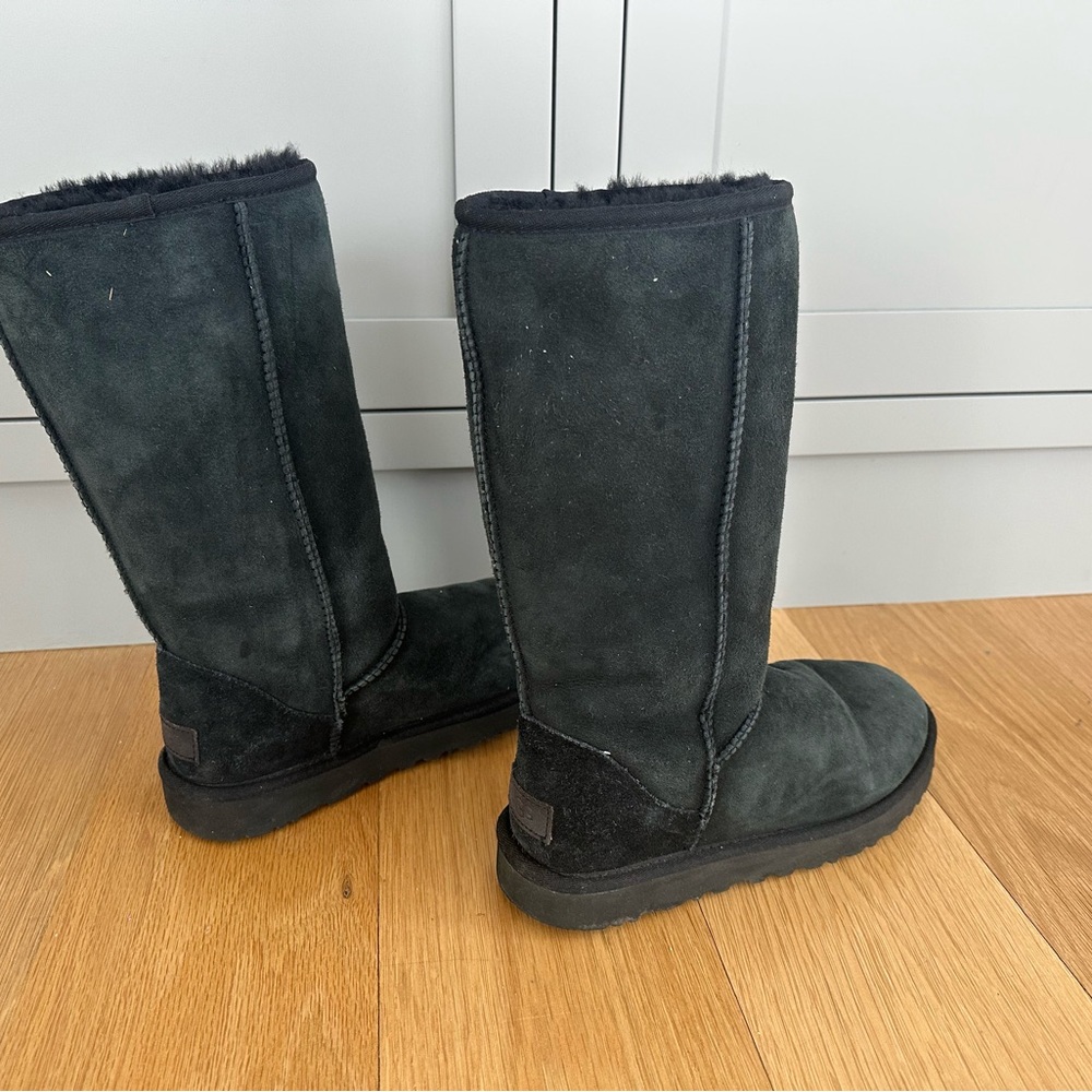 UGG Classic Tall II Boots Black, size 7